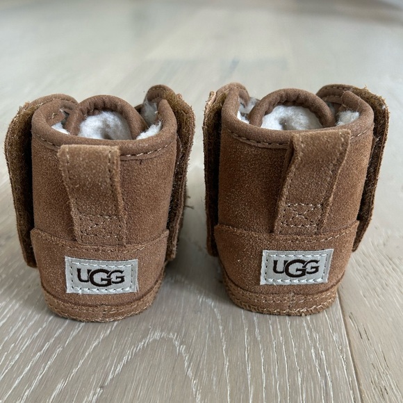 Ugg Kids Baby Neumel Boot Chestnut size Small (2-3) - Picture 3 of 6